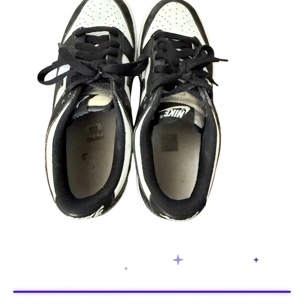 Nike Youth Panda Dunks Classic Black and White SneakersSize 4.5